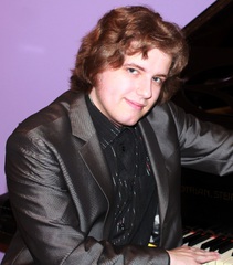 Tomáš Vrána – klavír